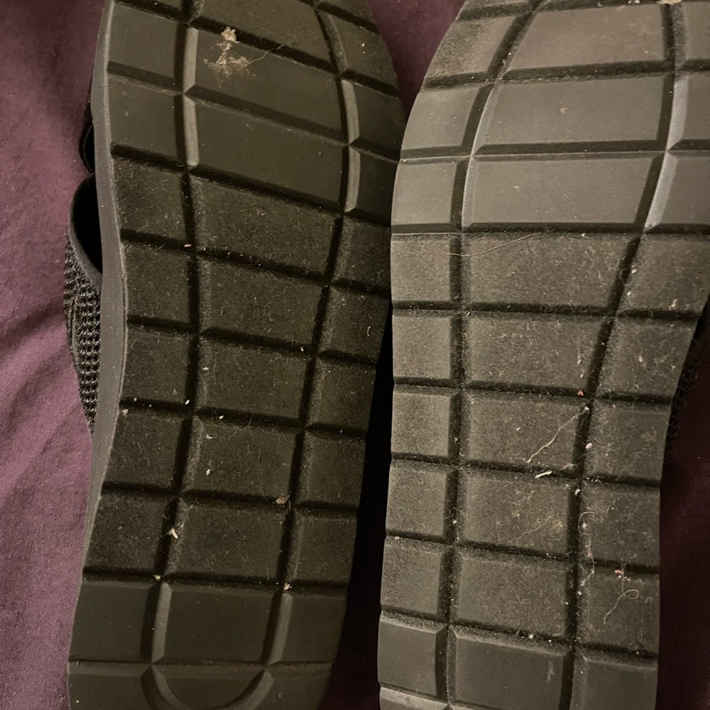 Ugg Sandal - image 3